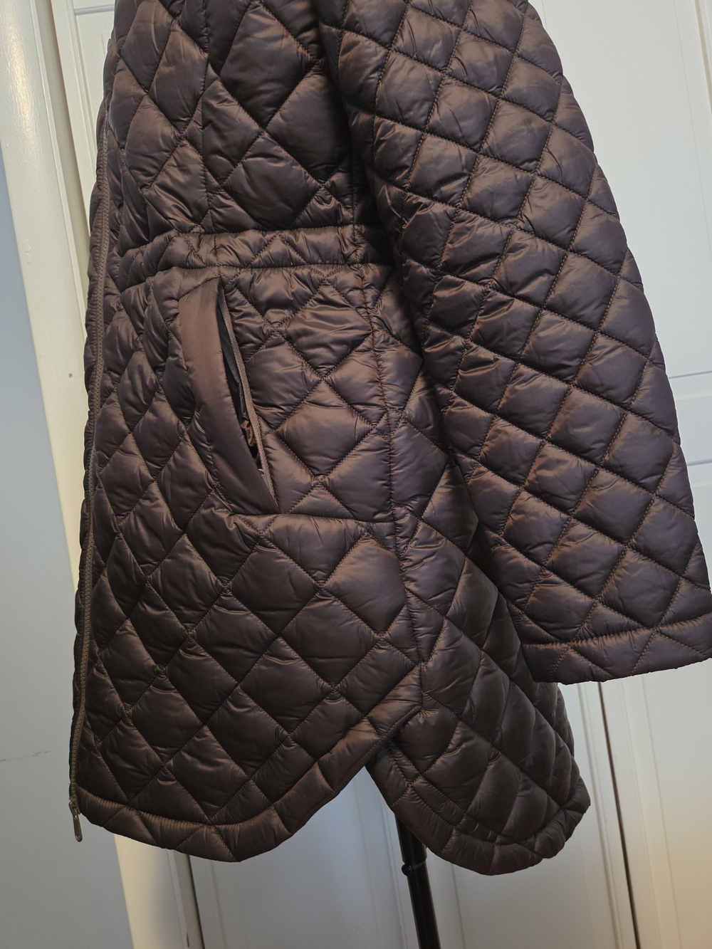 Athleta Quilted Hooded Puffer Jacket - Chocolate Brown - Picture 6 of 11